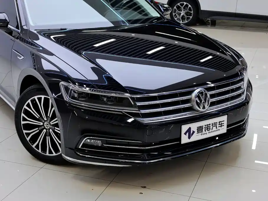 Volkswagen Phideon — фото 11