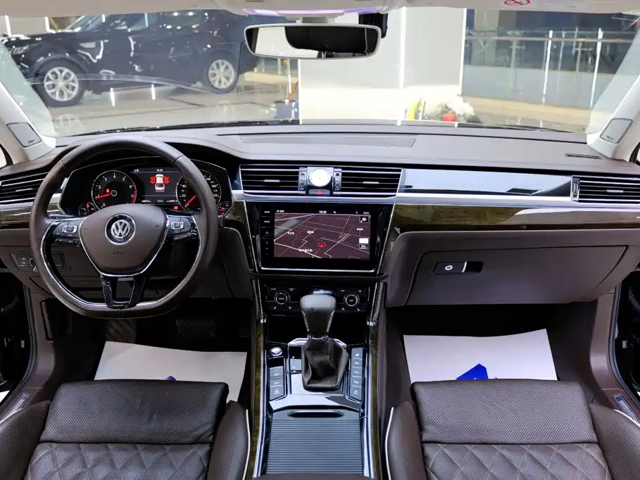 Volkswagen Phideon — фото 18