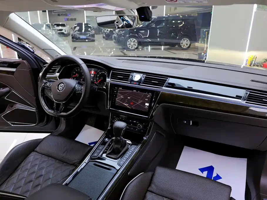 Volkswagen Phideon — фото 19