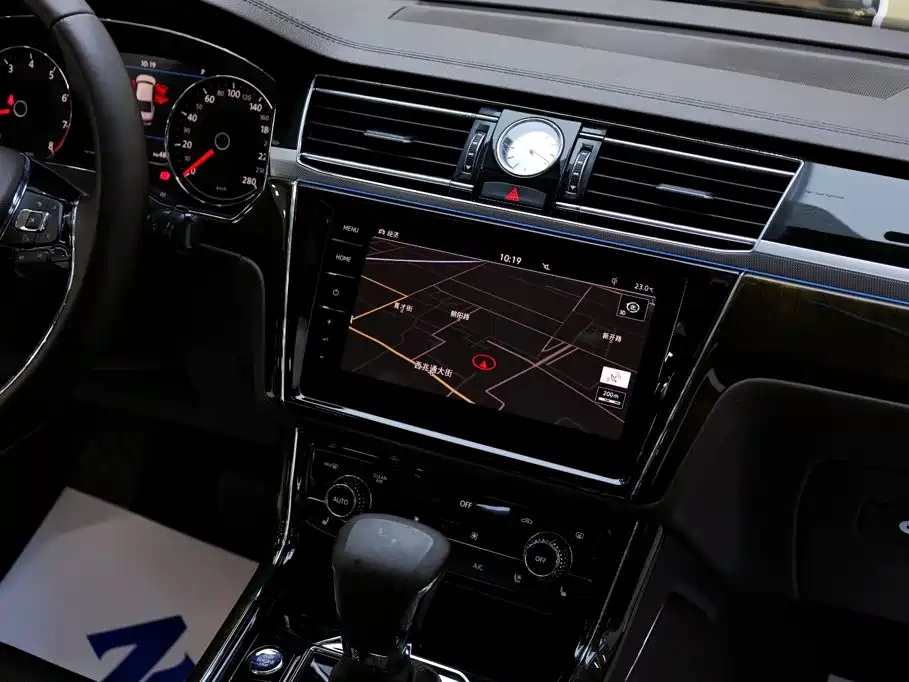 Volkswagen Phideon — фото 20