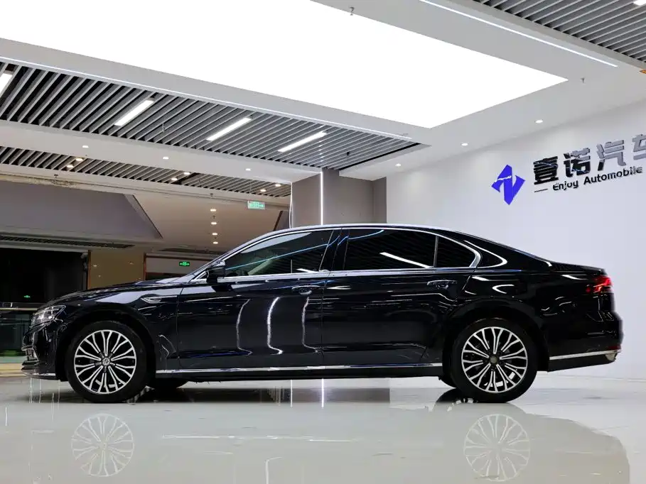 Volkswagen Phideon — фото 3