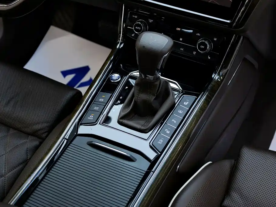 Volkswagen Phideon — фото 22