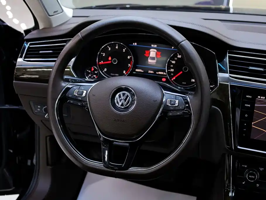 Volkswagen Phideon — фото 24
