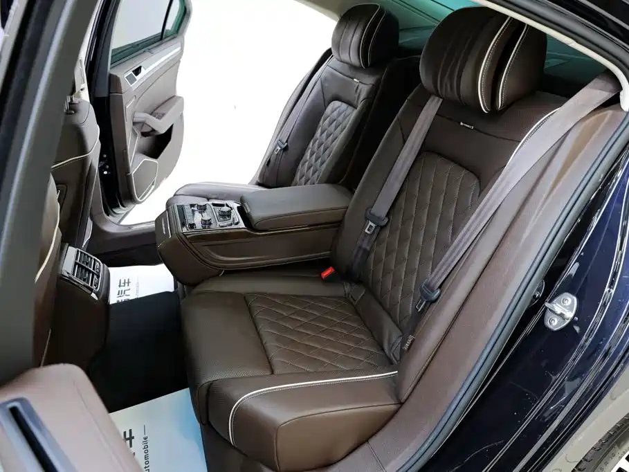 Volkswagen Phideon — фото 31