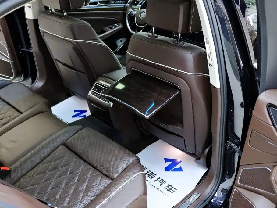 Volkswagen Phideon — фото 33