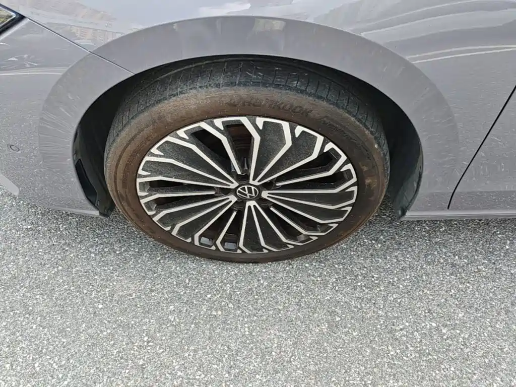 Volkswagen Passat — фото 23