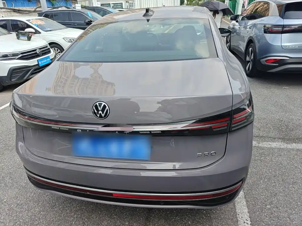 Volkswagen Passat — фото 6