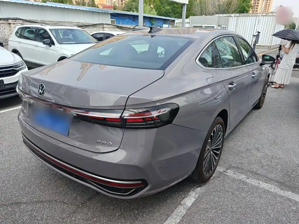 Volkswagen Passat — фото 7