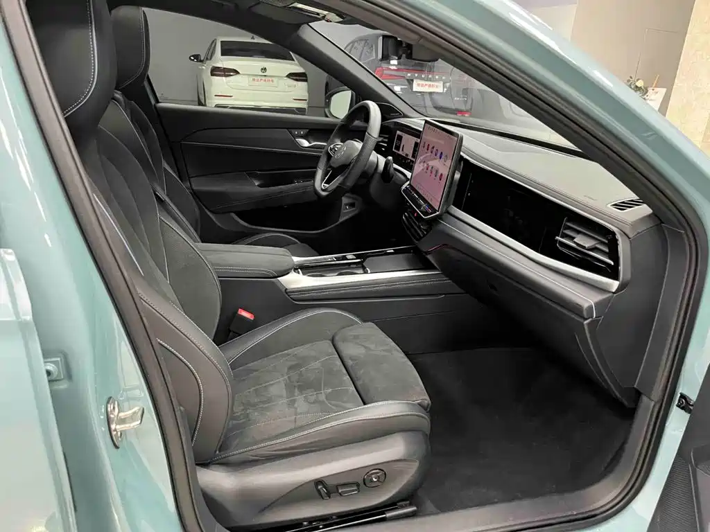 Volkswagen Passat — фото 13