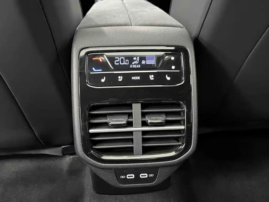 Volkswagen Passat — фото 15