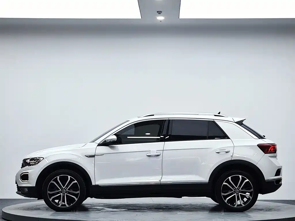 Volkswagen T-Roc — фото 5