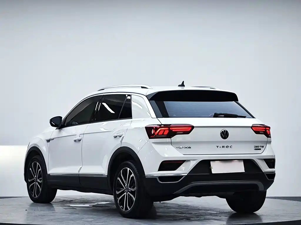 Volkswagen T-Roc — фото 6