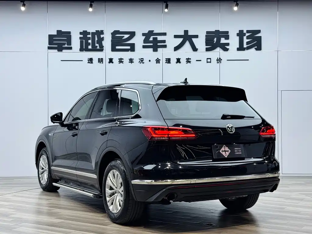 Volkswagen Touareg — фото 5