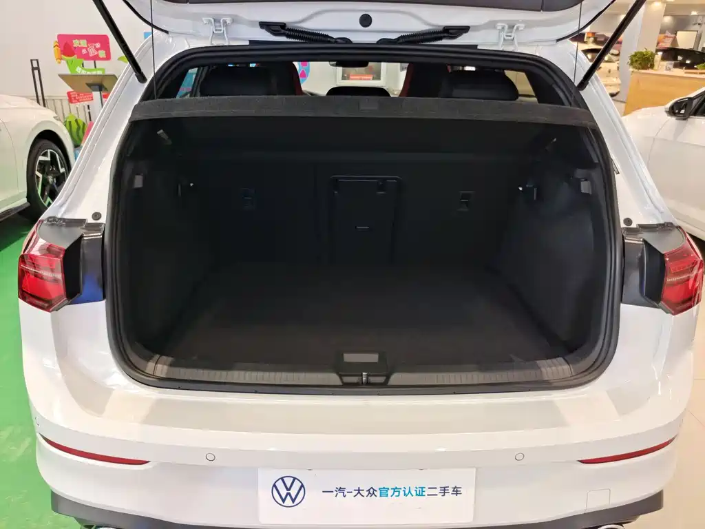 Volkswagen Golf GTI — фото 10