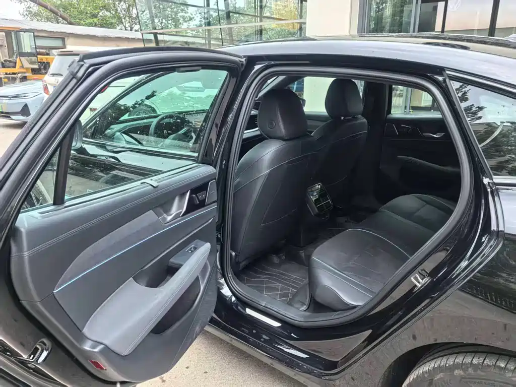 Volkswagen Passat — фото 15