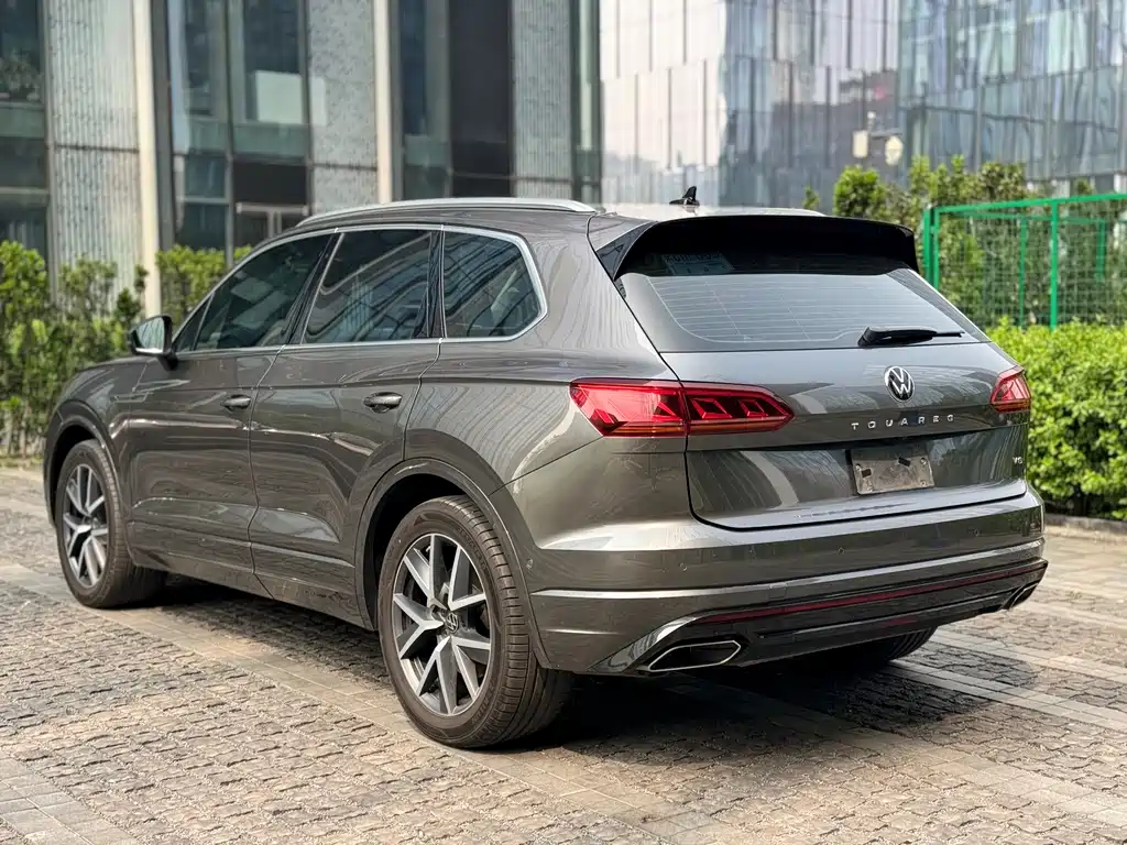 Volkswagen Touareg — фото 3