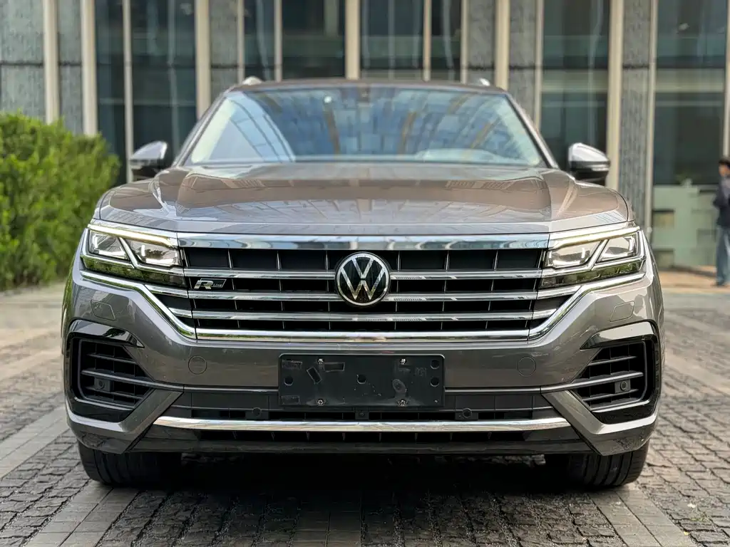 Volkswagen Touareg — фото 4
