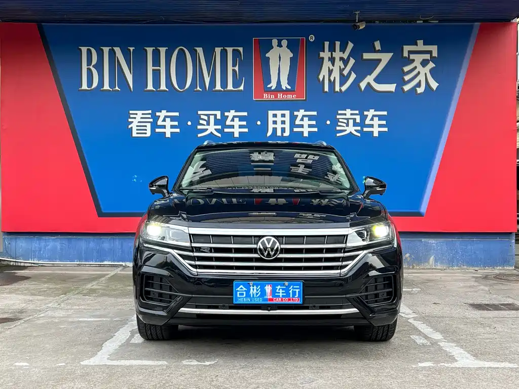 Volkswagen Touareg — фото 21