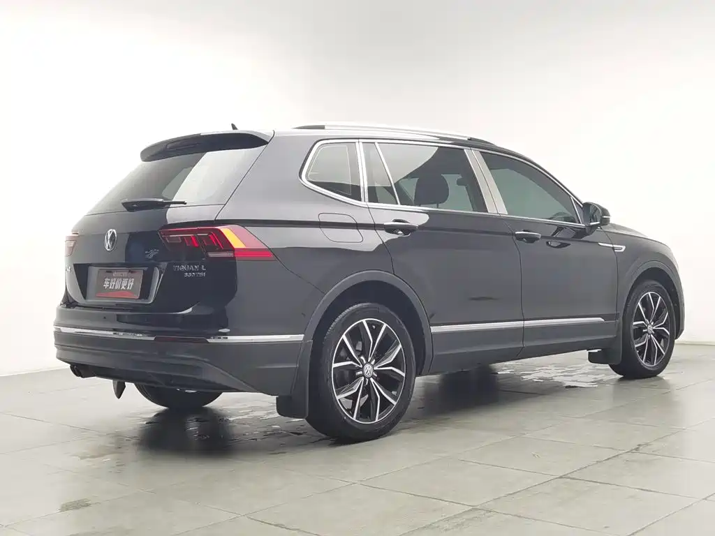 Volkswagen Tiguan L — фото 2