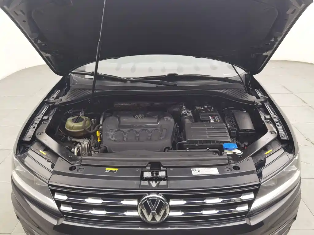 Volkswagen Tiguan L — фото 6