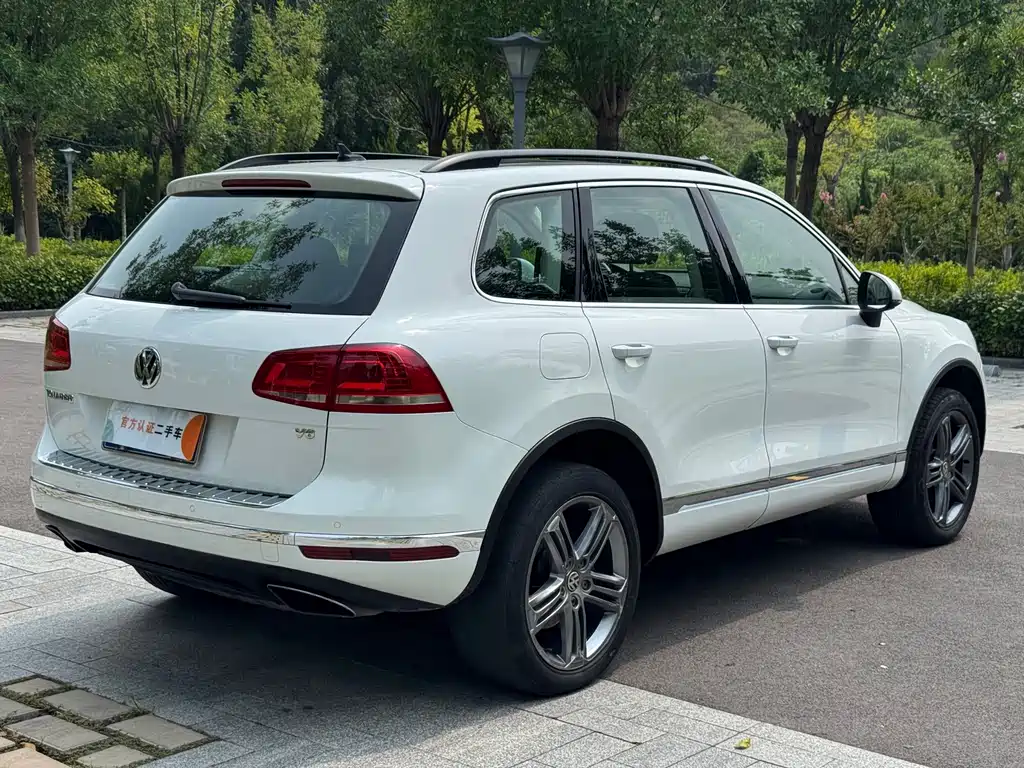 Volkswagen Touareg — фото 6