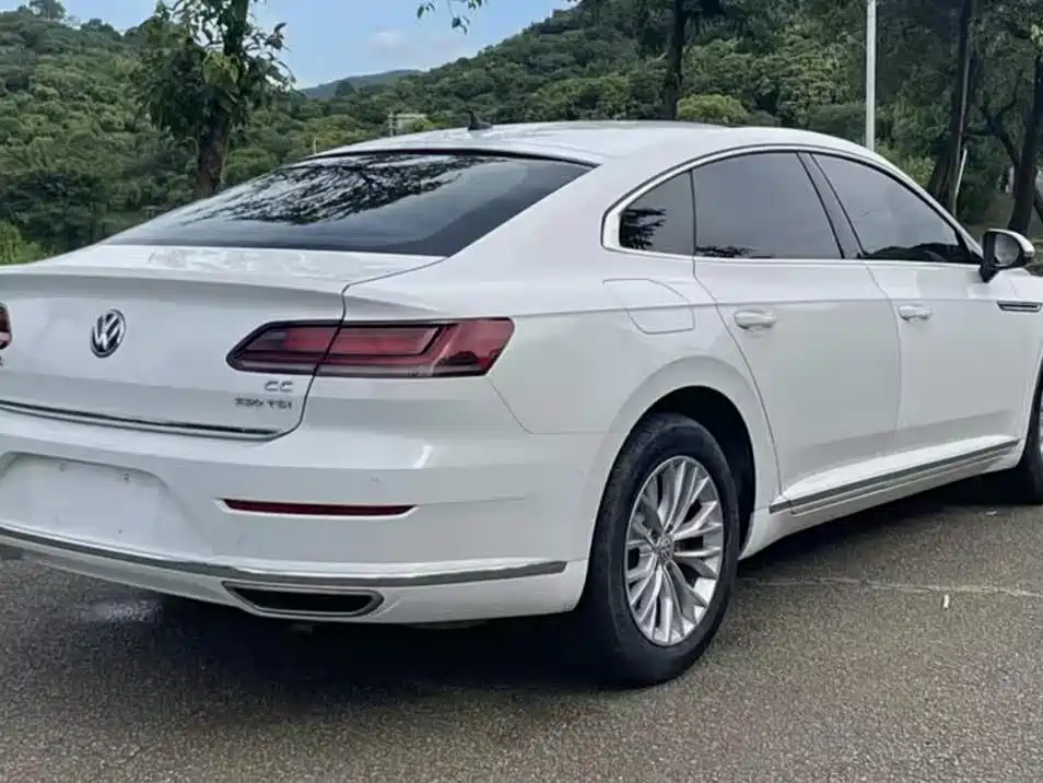 Volkswagen CC — фото 9