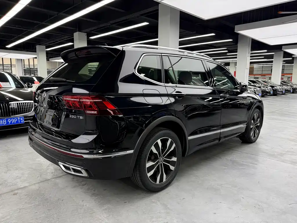 Volkswagen Tiguan L — фото 14