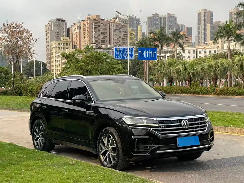 Volkswagen Touareg — фото 2