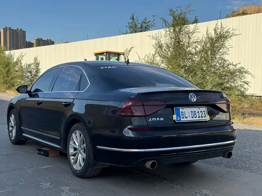 Volkswagen Passat — фото 9