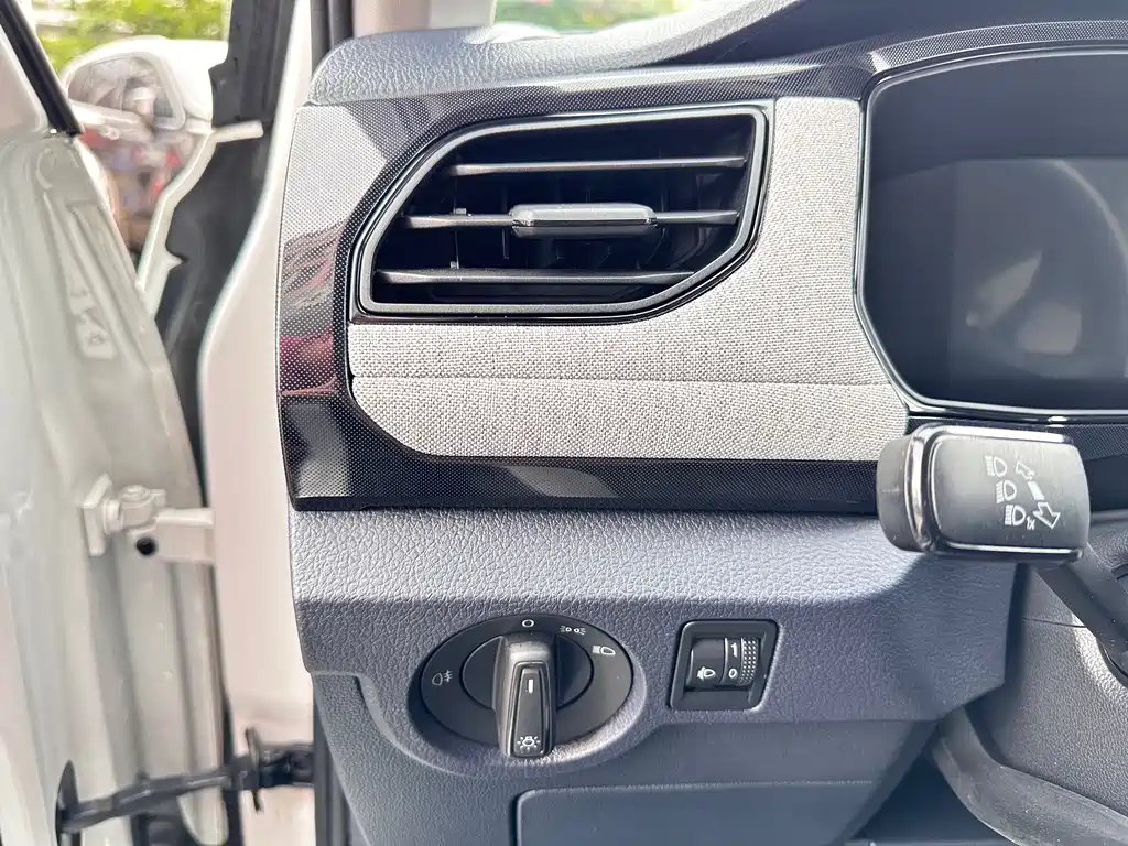 Volkswagen Tharu — фото 19