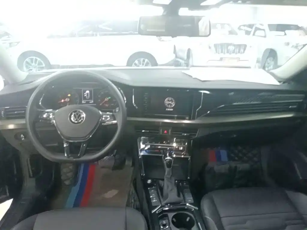Volkswagen Passat — фото 18