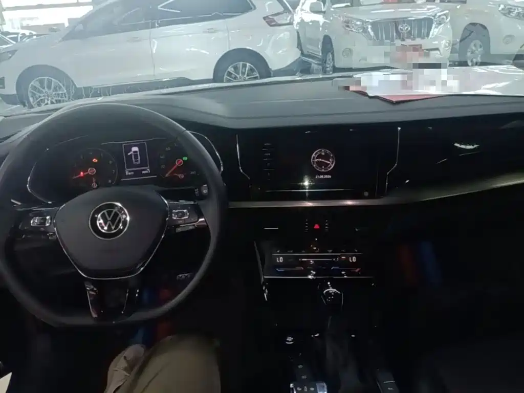 Volkswagen Passat — фото 10