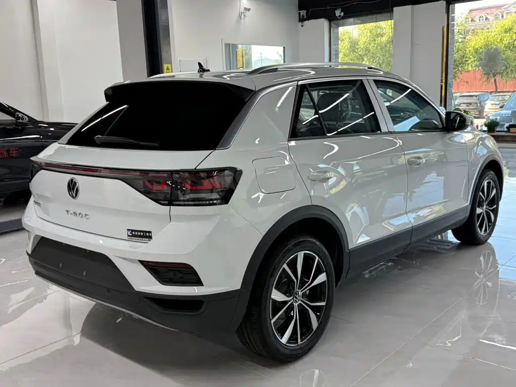 Volkswagen T-Roc — фото 4
