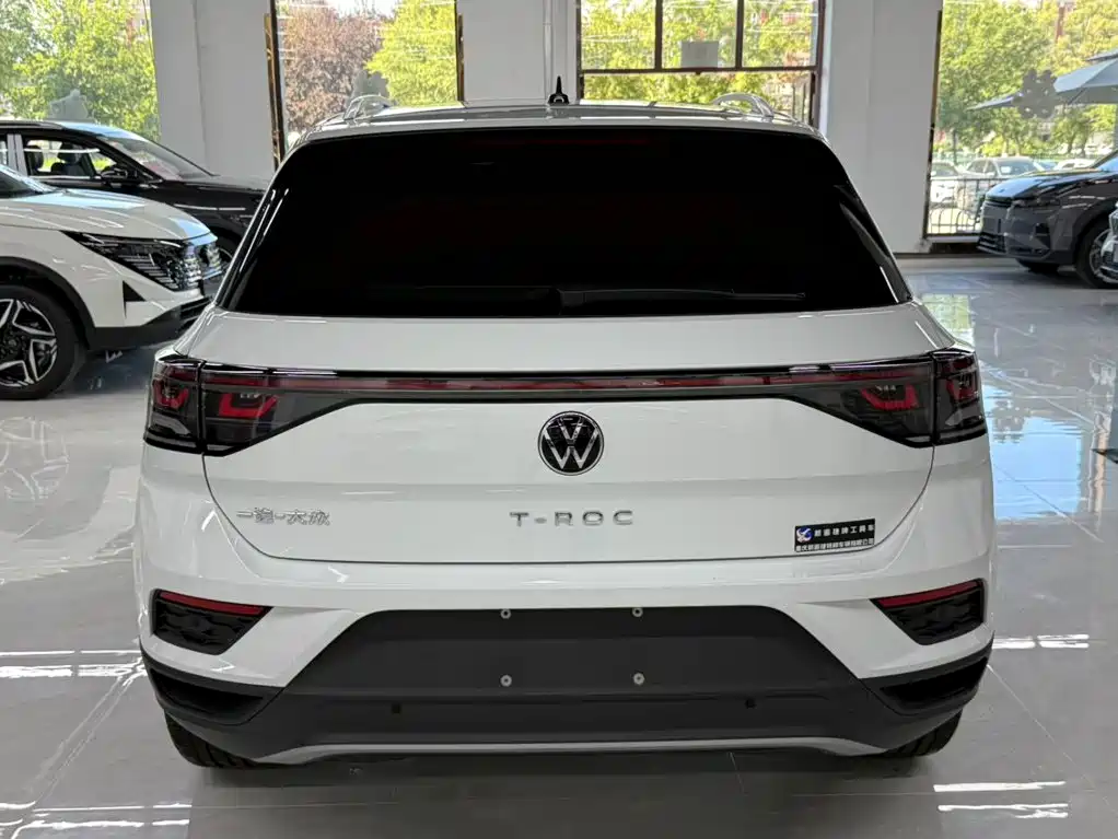 Volkswagen T-Roc — фото 5
