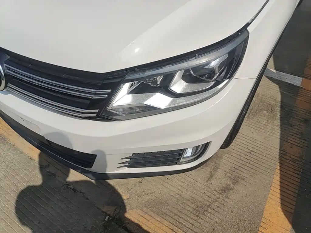 Volkswagen Tiguan — фото 24