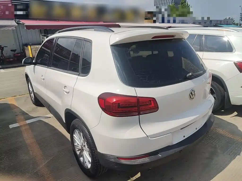 Volkswagen Tiguan — фото 5