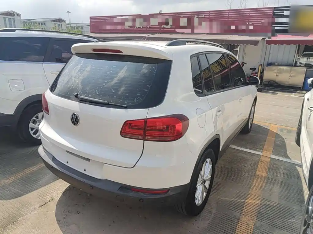 Volkswagen Tiguan — фото 7