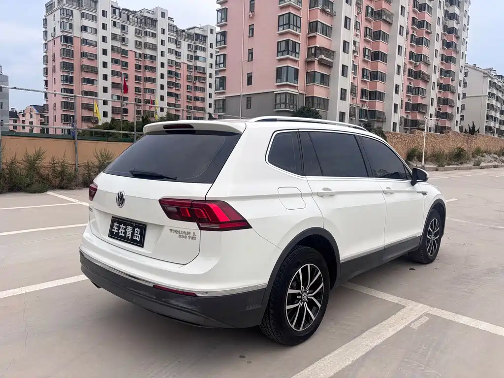 Volkswagen Tiguan L — фото 4