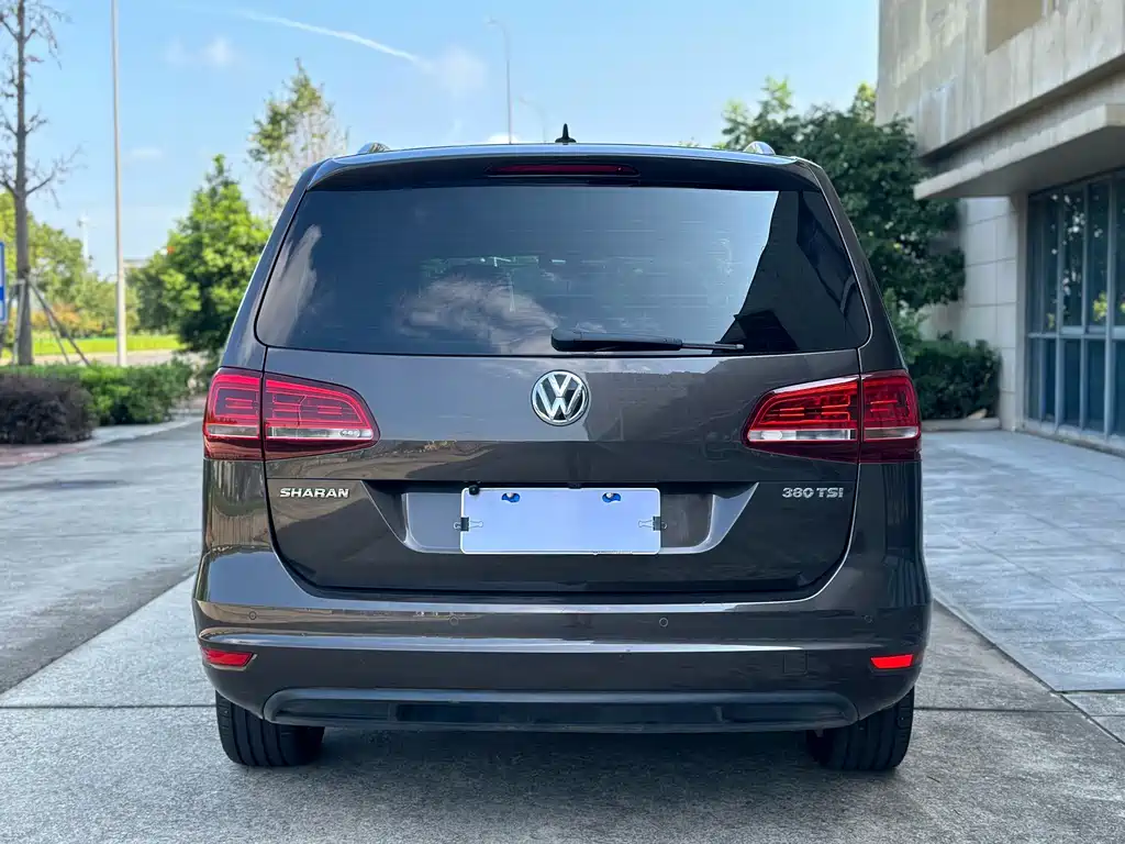 Volkswagen Sharan — фото 6