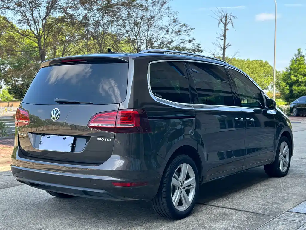 Volkswagen Sharan — фото 7