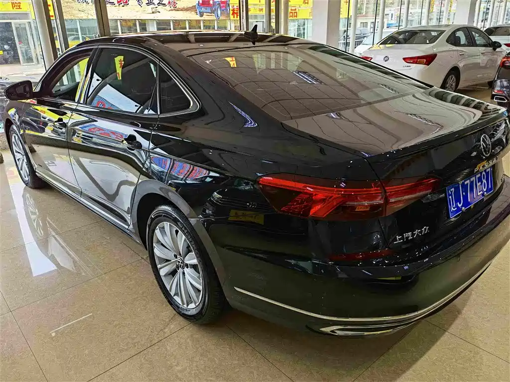 Volkswagen Passat — фото 3