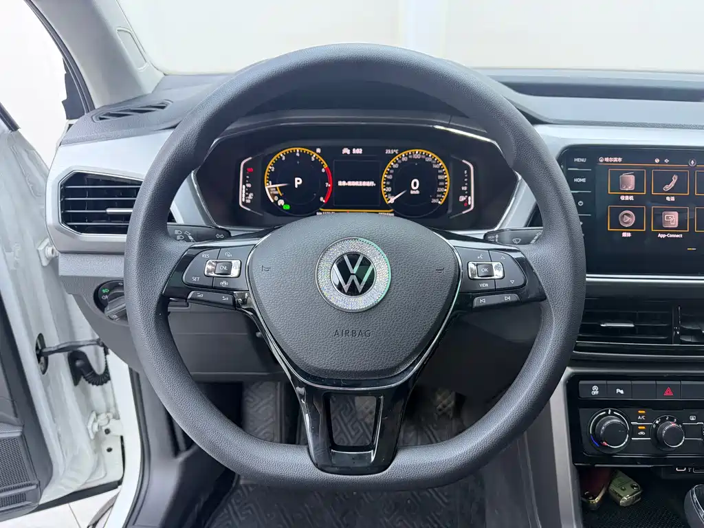 Volkswagen T-Cross — фото 11