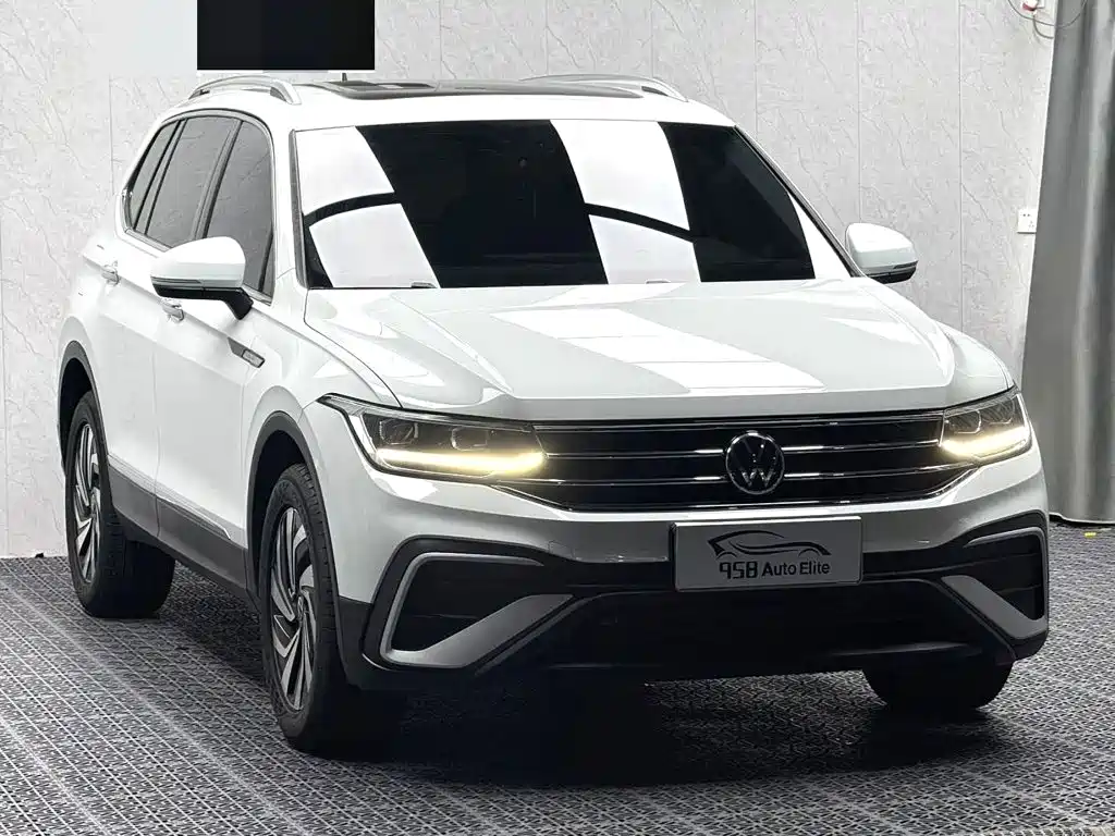 Volkswagen Tiguan L — фото 3