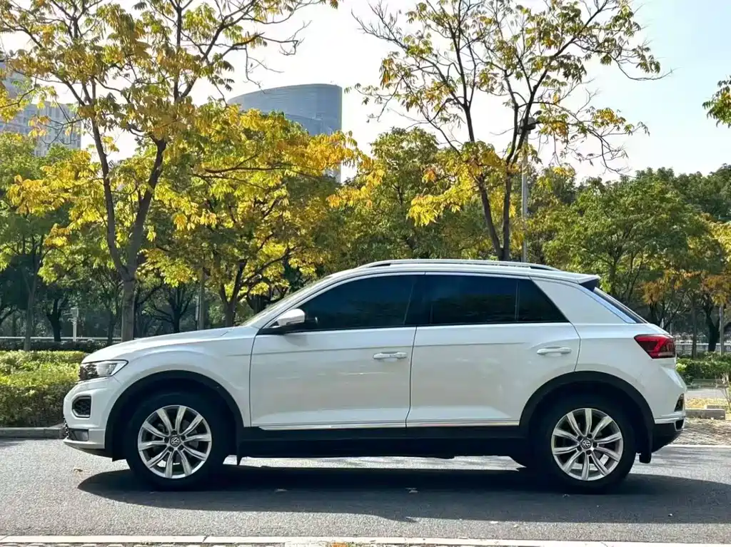 Volkswagen T-Roc — фото 3