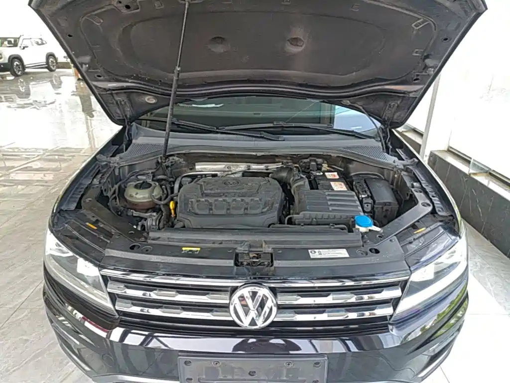 Volkswagen Tiguan L — фото 20