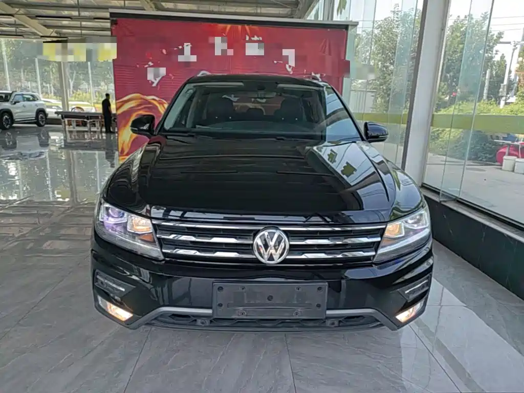 Volkswagen Tiguan L — фото 3