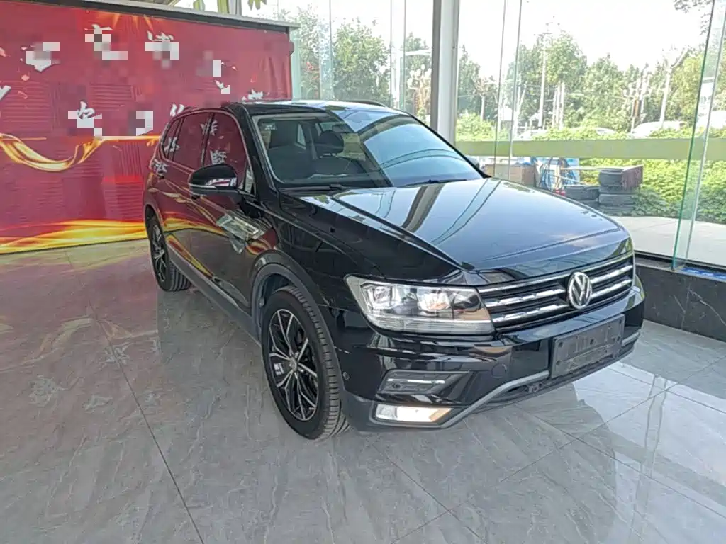 Volkswagen Tiguan L — фото 4