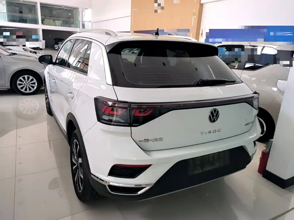 Volkswagen T-Roc — фото 5