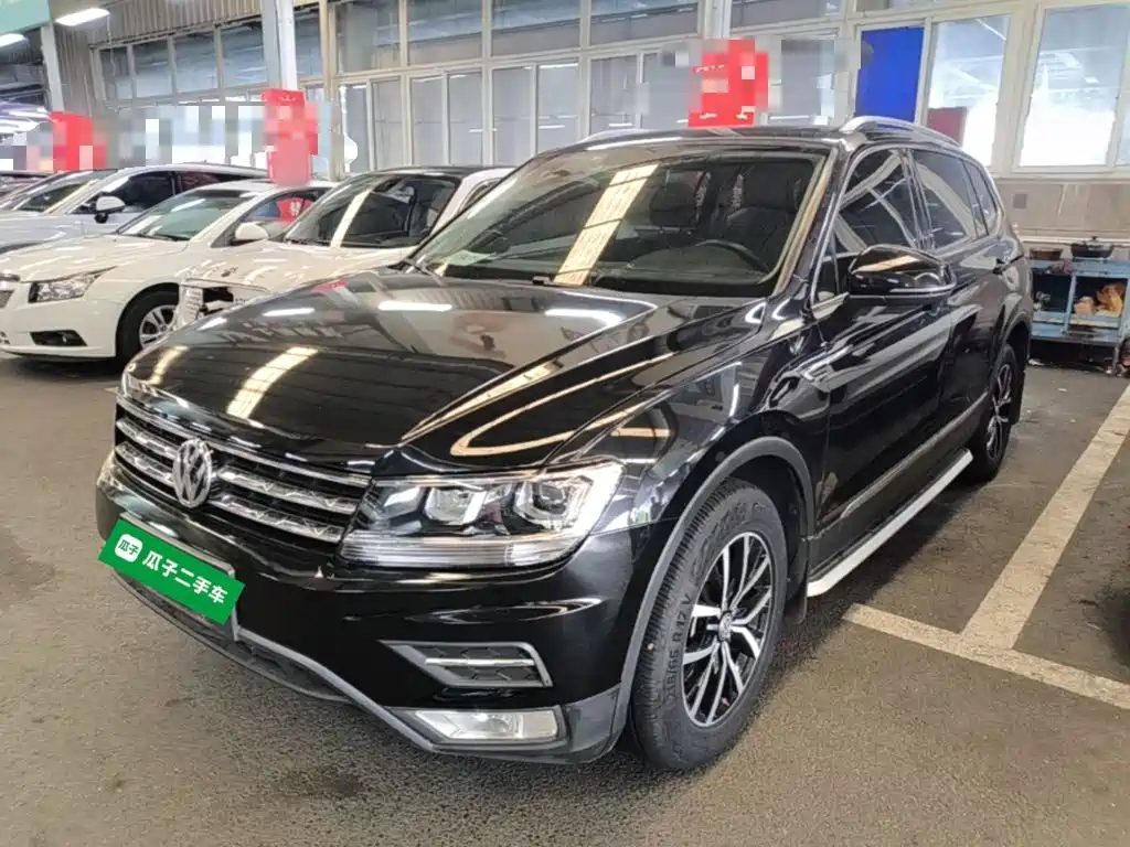 Volkswagen Tiguan L — фото 2
