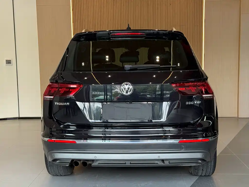Volkswagen Tiguan — фото 19